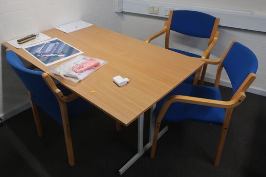 Bord samt 3 stk. stole 