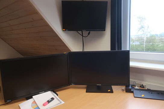 3 stk. monitorer samt docking-station 