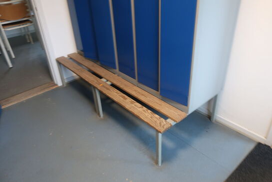 2 stk. omklædningsskabe 