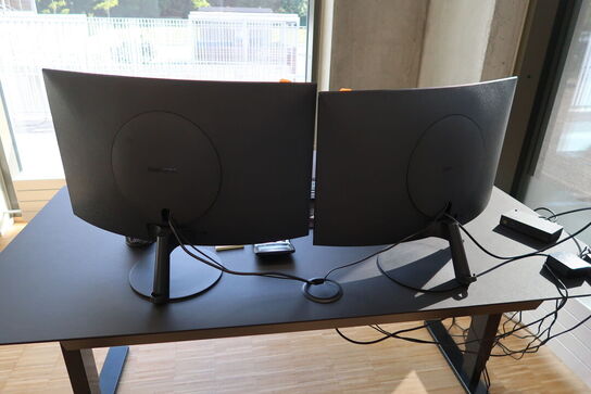 2 stk. computerskærme SAMSUNG C27T550FDU, tastatur, mus, dockingstation LENOVO
