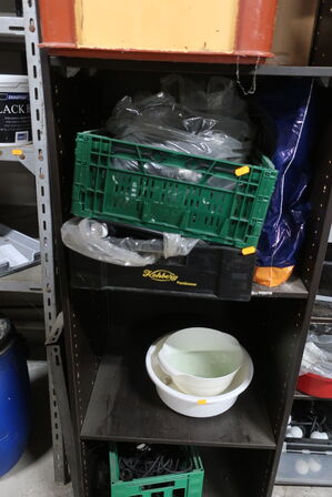 Indhold i 2 stk. skabe 