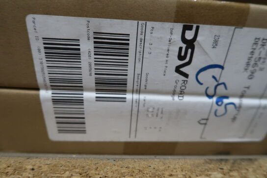 Kasse med indhold MACRO DESIGN