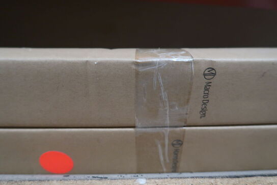 Kasse med indhold MACRO DESIGN