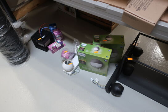 Diverse lamper samt pærer