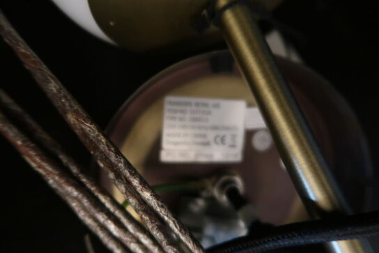 2 stk. vaser, lampe, div. Kunstige planter m.m.