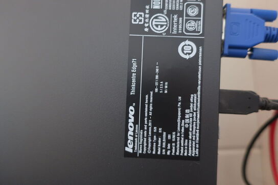Computer LENOVO ThinkcentreEdge71 samt monitor, tastatur og mus