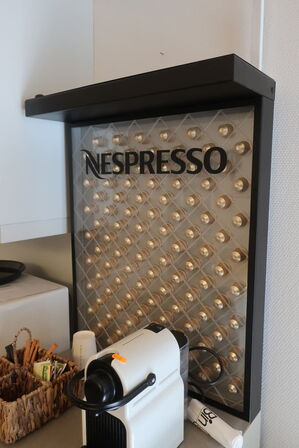 Kaffemaskine NESPRESSO C40 med udstillingsdisk 