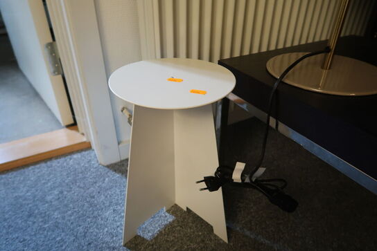 Sofabord samt skammel uden indhold