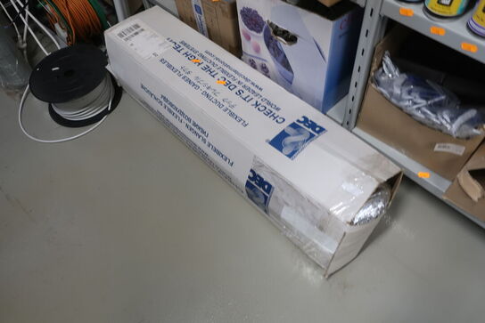 Diverse ledning m.v. på 3 hylder 