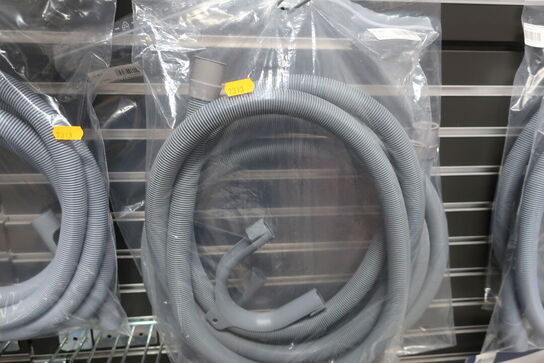 Diverse afløbsslanger samt udstyr til støvsugere NILFISK 