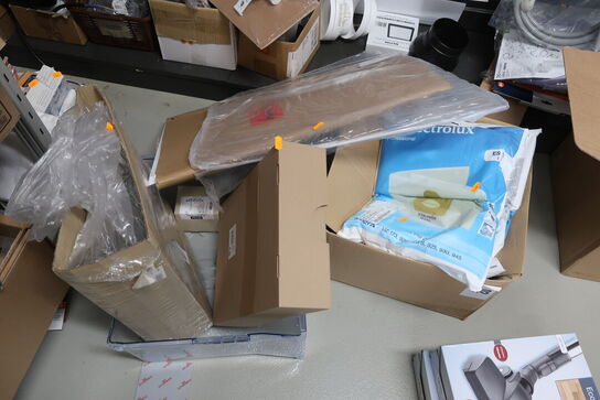 Tilbehør til køleskabe samt støvsugerposer 