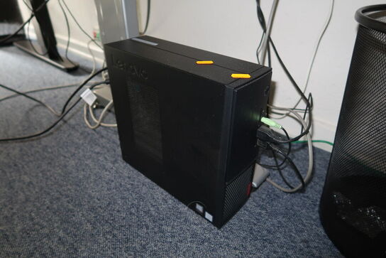 2 stk. computerskærme, tastatur, mus, rollermouse samt computer LENOVO