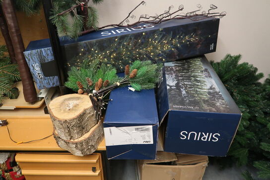 Div. Julepynt, kunstige planter (kasserne er tomme)