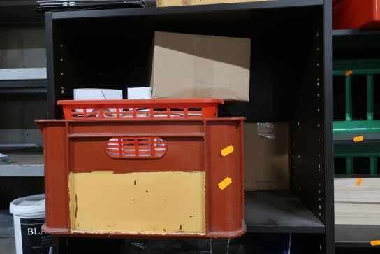 Indhold i 2 stk. skabe 