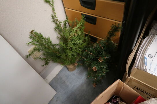 Div. Julepynt samt kunstige planter