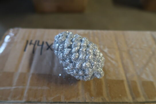 144 stk. Glimmer grankogler 