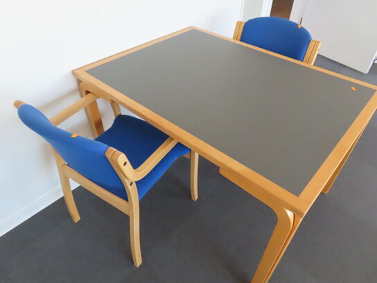 Spisebord og 2 stole