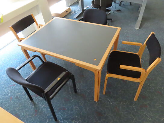 Spisebord og 4 stole