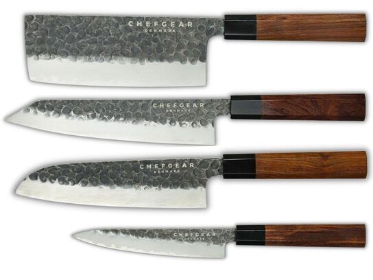 Køkkenknivsæt udført i VG-10 stål.