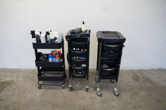 3 stk. Vogne med indhold af diverse produkter mv.