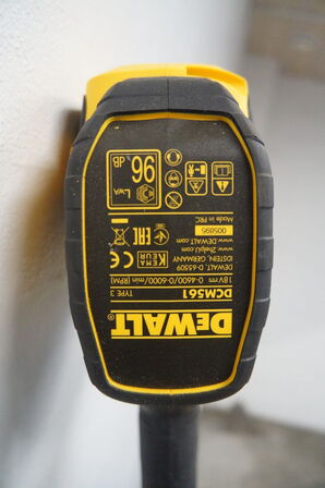 Græstrimmer DeWalt DCW561