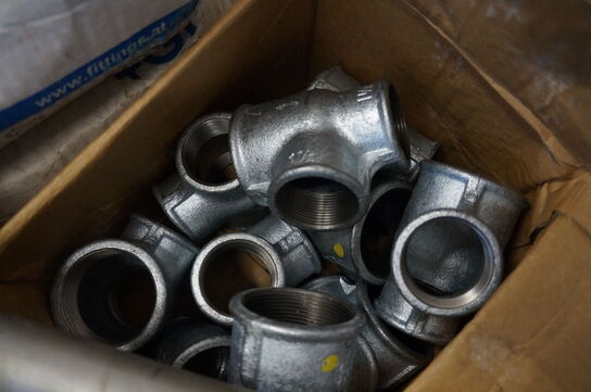 Palle med diverse fittings, koblinger mv. 