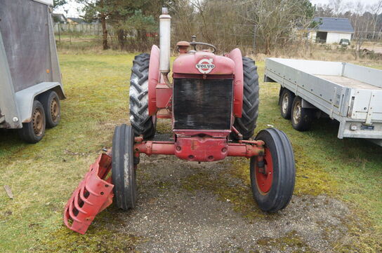 Traktor VOLVO 425