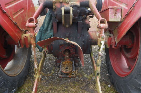 Traktor VOLVO 425