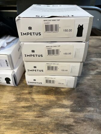 12 Par Shorts SØNDAY, 8 Stk.Tank Top/T-Shirts IMPETUS