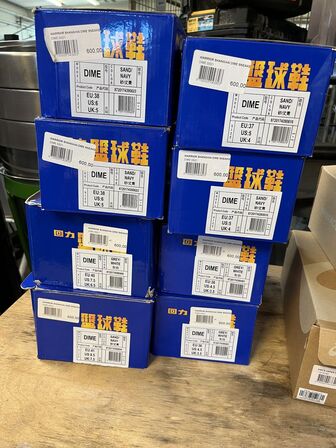 10 Par Sneakers  ASICS, ARKK, DIME