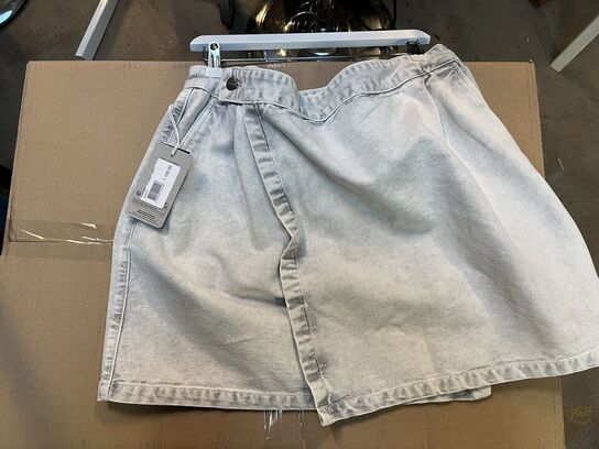 3 stk Nederdele CARHARTT , Bukser CARHARTT