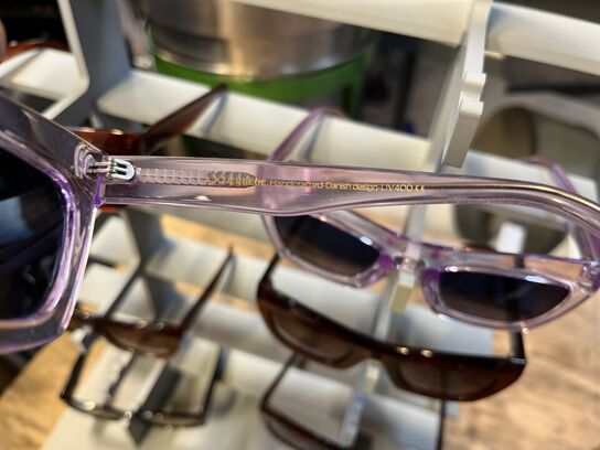 8 Par Solbriller  A.KJÆRBEDE Inkl. Displaystander