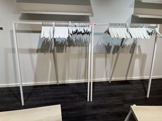 2 Stk Garderobestativ Metal - Inkl. Bøjler