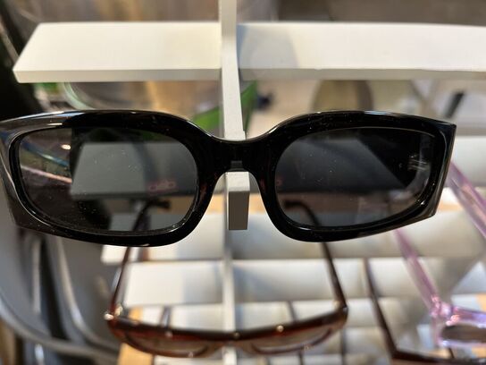 8 Par Solbriller  A.KJÆRBEDE Inkl. Displaystander