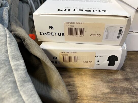 12 Par Shorts SØNDAY, 8 Stk.Tank Top/T-Shirts IMPETUS