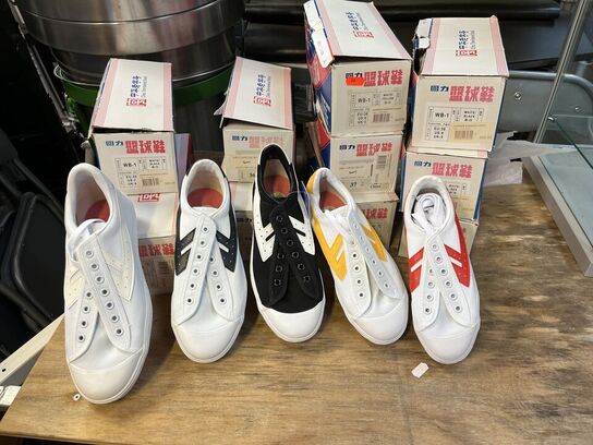 10 Par Sneakers  Unisex