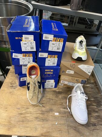 10 Par Sneakers  ASICS, ARKK, DIME