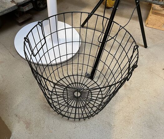 Blandet Lot  Gulvventilator, Ringlys, Stregkodescanner, Metal Kurv