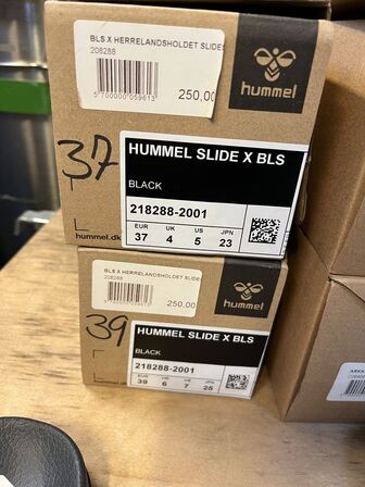 2 Par Sandaler HUMMEL, 4 Par Sandaler ARKK