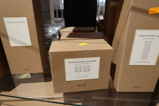 3 pakker glas FERM LIVING Ripple Wine