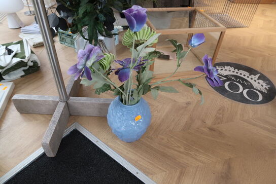 Vase BYON med div. Kunstige blomster