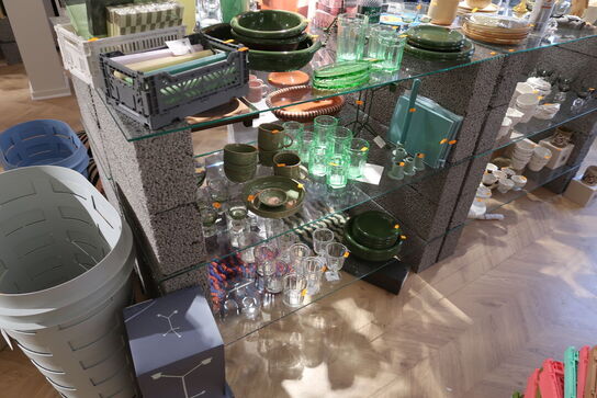 Reolsystem uden indhold