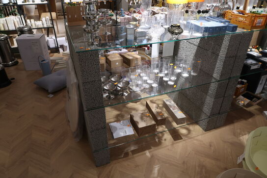 Reolsystem uden indhold