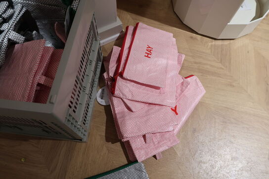 Div. Toilettasker HAY Candy Mono Wash Bag