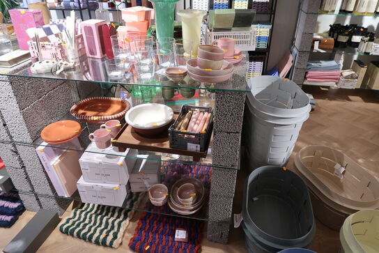 Reolsystem uden indhold