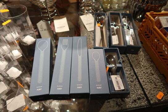 Div. Bestik HAY Sunday