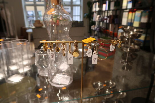 Stativ med div. Øreringe