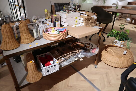 Opbevaringsbord uden indhold