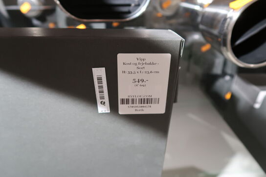 Kost og Fejebakke VIPP Sort