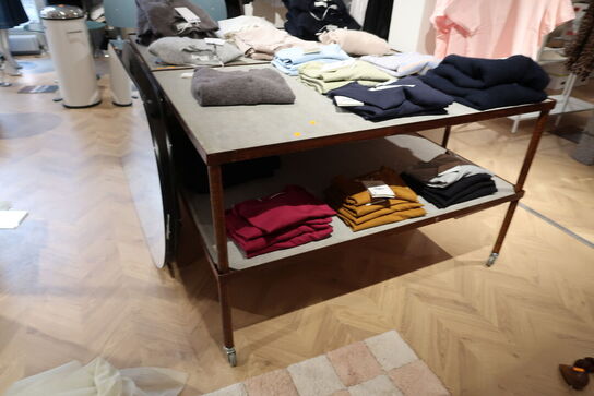 Opbevaringsmøbel uden indhold